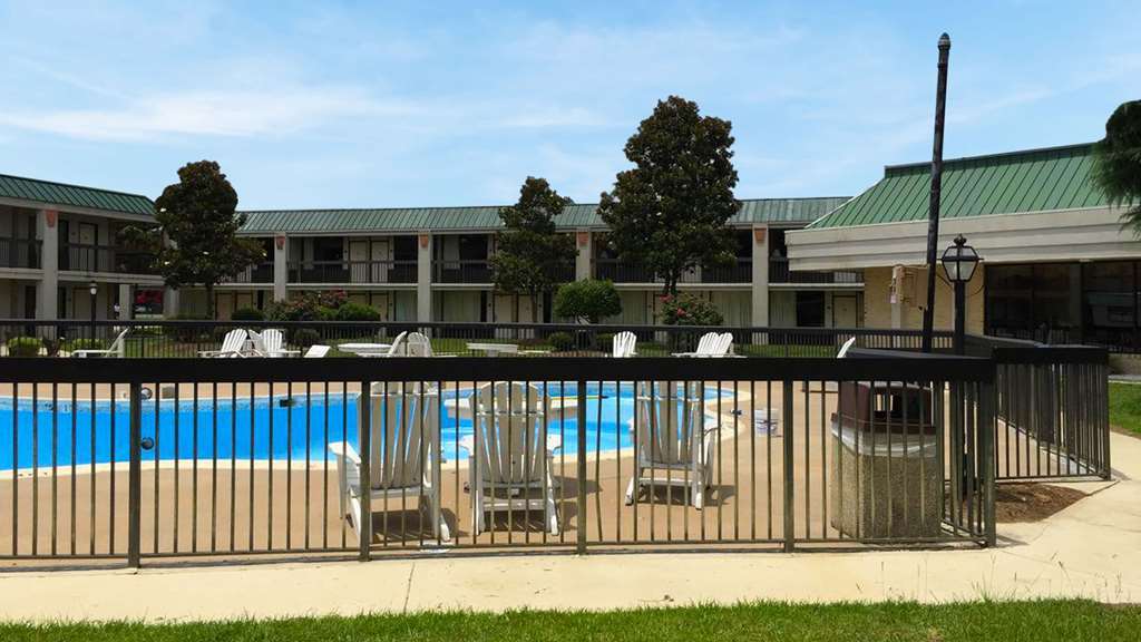 Mayfair Inn Williamston Exteriör bild